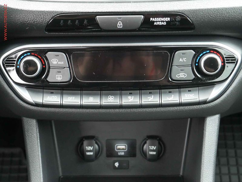 Hyundai i30 (2022) 1.5T-GDi, 2.maj,ČR, servis - fotka 13 z 16