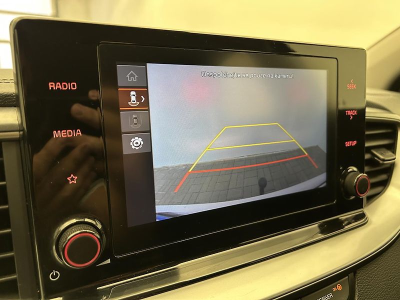 Kia Ceed 1.5 T-GDI SPIN - fotka 12 z 23