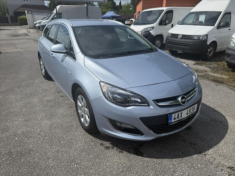 Opel Astra 1,6 CDTi - fotka 3 z 28