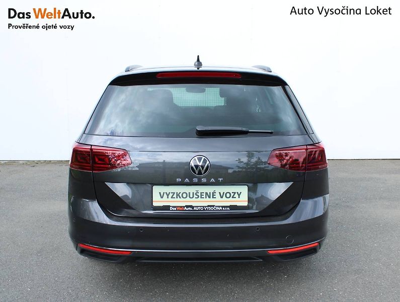 Volkswagen Passat (2022) 1.5 TSI 110kW DSG Head UP disp - fotka 20 z 35