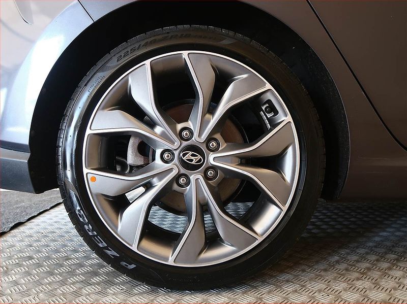 Hyundai i30 (2019) N-Line 1.4 T-GDI, Serv.kniha - fotka 14 z 15