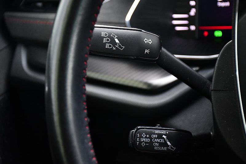 Škoda Octavia 2.0TDi RS DSG 1M ČR - fotka 26 z 39