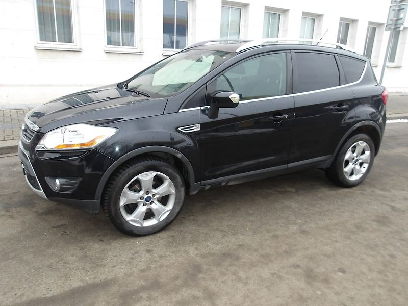 Ford Kuga 2,0TDCi TITANIUM Aut. 4x4! - fotka 2 z 32