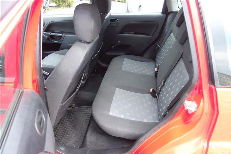 Ford Fiesta 1,3 i 51KW, ČR, BASE. - fotka 14 z 26