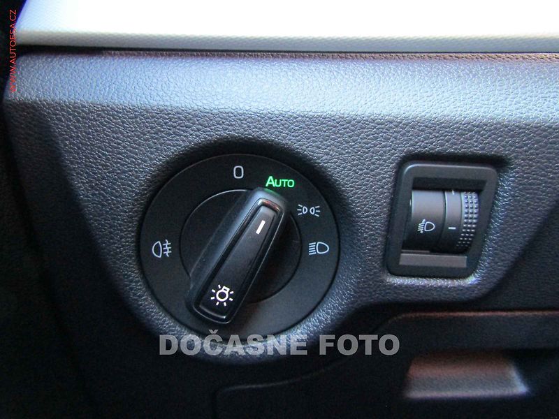 Škoda Kamiq (2021) 1.0TSi, ČR - fotka 18 z 18