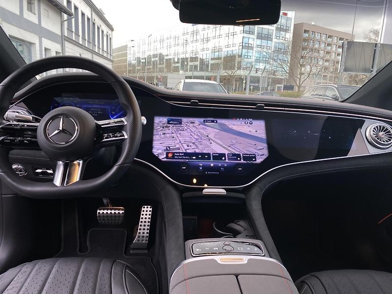 Mercedes-Benz EQS 580 4Matic AMG - fotka 10 z 11