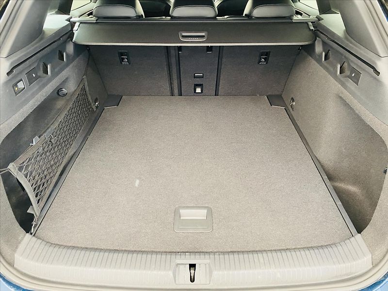 Volkswagen ID.7 Tourer 0,0 210 kW 77 kWh Pro - fotka 23 z 28