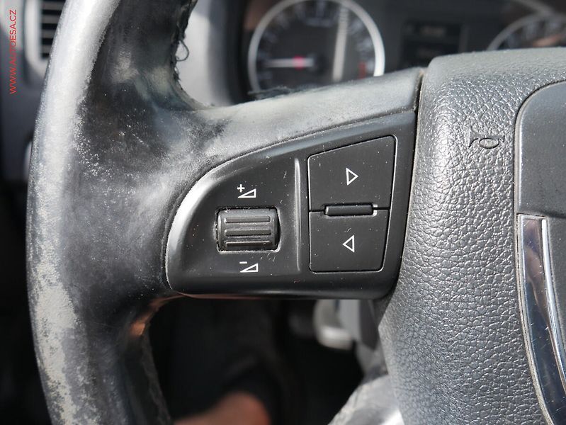 Škoda Octavia (2012) 1.6 TDi, ČR, Elegance - fotka 12 z 23