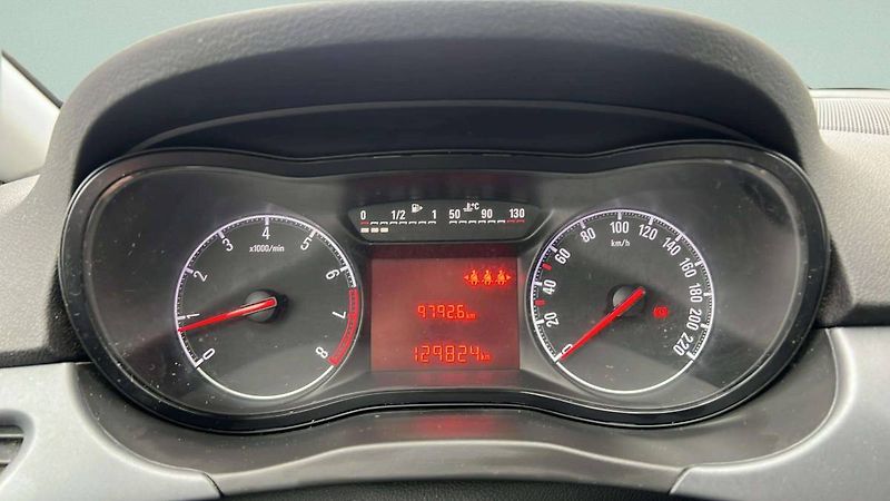 Opel Corsa Enjoy D 1,4 XEJ 5MT(66kW/90HP) - fotka 17 z 31
