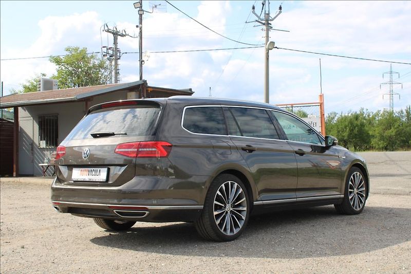 Volkswagen Passat 2,0 TDi  HIGHLINE, 4 x 4, DSG - fotka 5 z 38