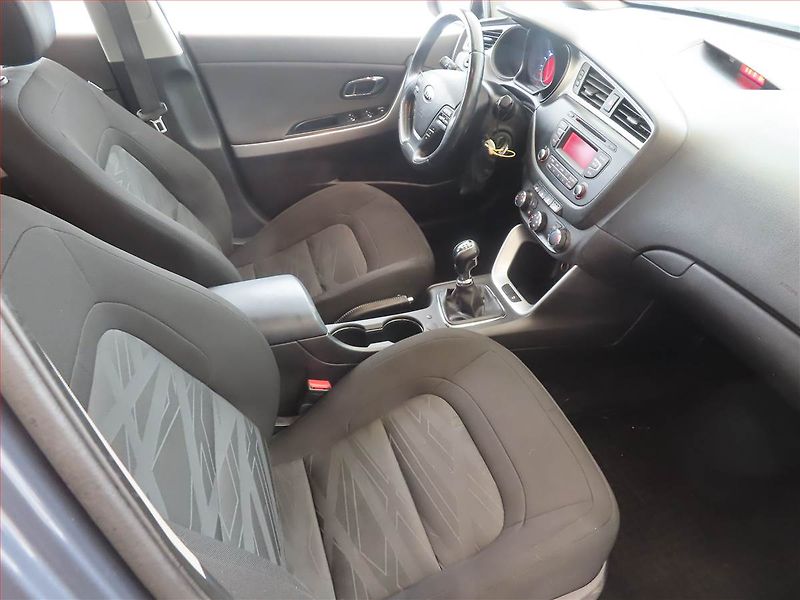 Kia Ceed (2016) 1.6 CRDi, Tempomat - fotka 9 z 14