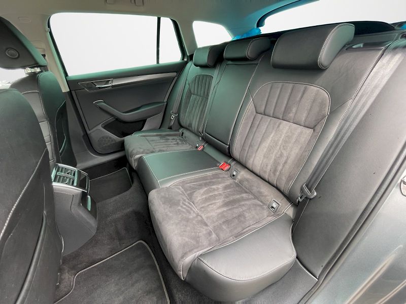 Škoda Superb (2022) 2.0 TDI 147kW DSG Style Plus c - fotka 25 z 35
