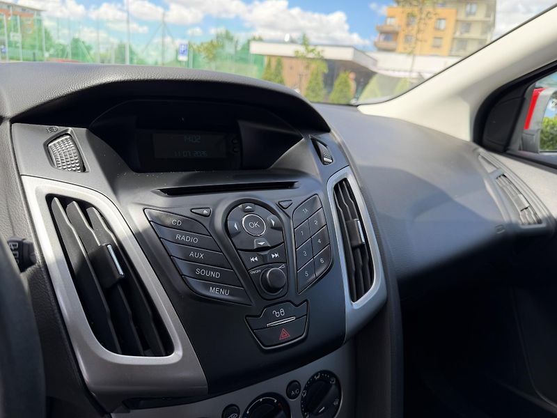 Ford Focus (2014) 1.6i 77 kW/park. senzor - fotka 18 z 19