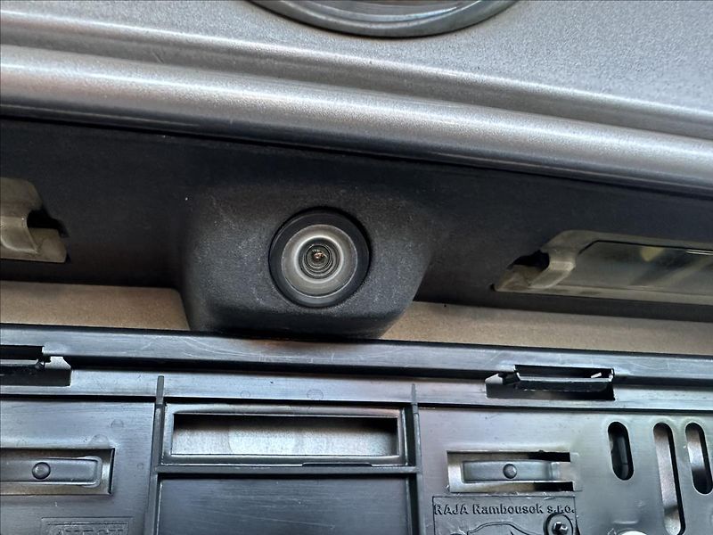 Fiat Freemont 2,0 CROSS 4x4 AUTOMAT - fotka 29 z 32