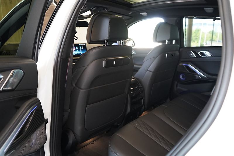 BMW X6 40d xDrive, Bowers, Tažné - fotka 44 z 50