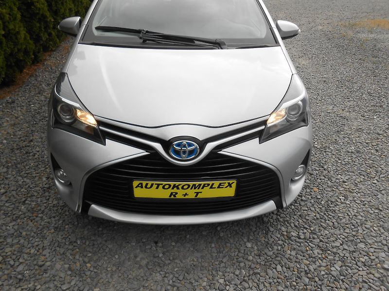 Toyota Yaris 1.5VVTiHybrid,NAVI,KAMERA,AUT - fotka 35 z 39