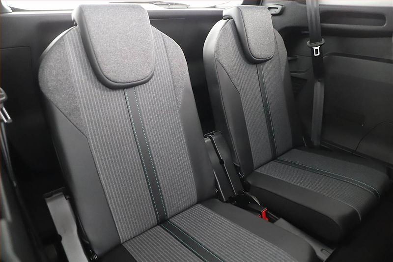 Peugeot 5008 (2022) PureTech 130 - fotka 13 z 21