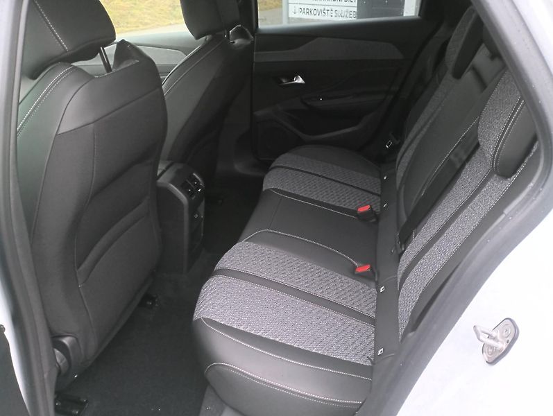 Peugeot 308 (2026) SW ALLURE Hybrid 145 e-DCS6 - fotka 15 z 19