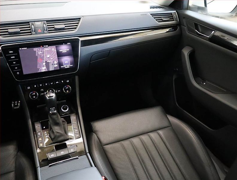 Škoda Superb (2018) 2.0 TDI, 4X4, Automat, Kůže - fotka 8 z 32