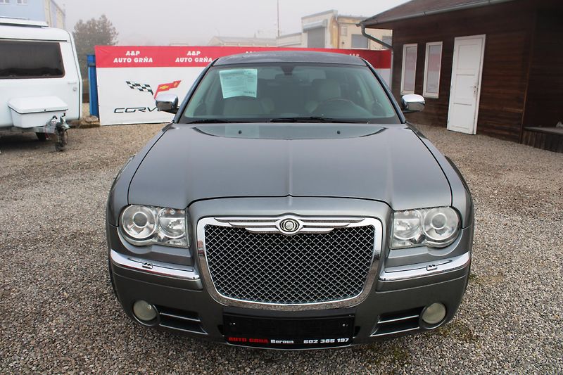Chrysler 300C (2007) REZERVACE - fotka 2 z 16