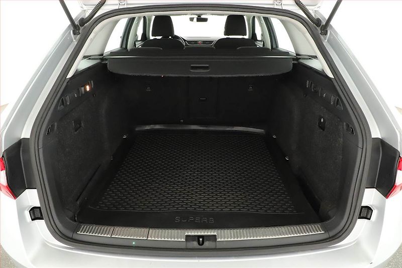 Škoda Superb (2016) 2.0 TDI 4x4, 4X4, Navi - fotka 10 z 19