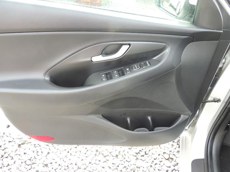 Hyundai i30 (2019) Combi 1.6CRDi,100kw,automat,ČR - fotka 18 z 52