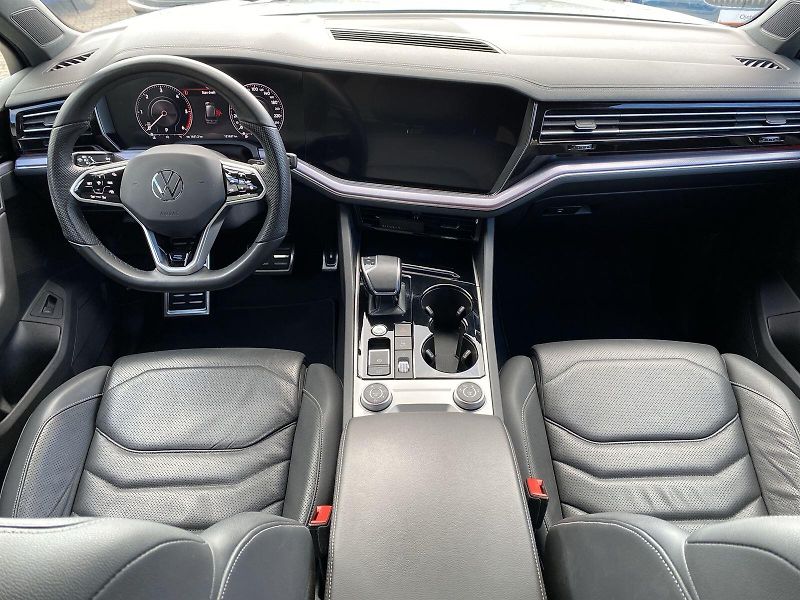 Volkswagen Touareg (2023) Exclusive 3.0 TDI V6 4Motion - fotka 5 z 37