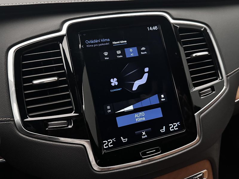 Volvo XC90 T6 AWD INSCRIPTION REZERVACE - fotka 41 z 47