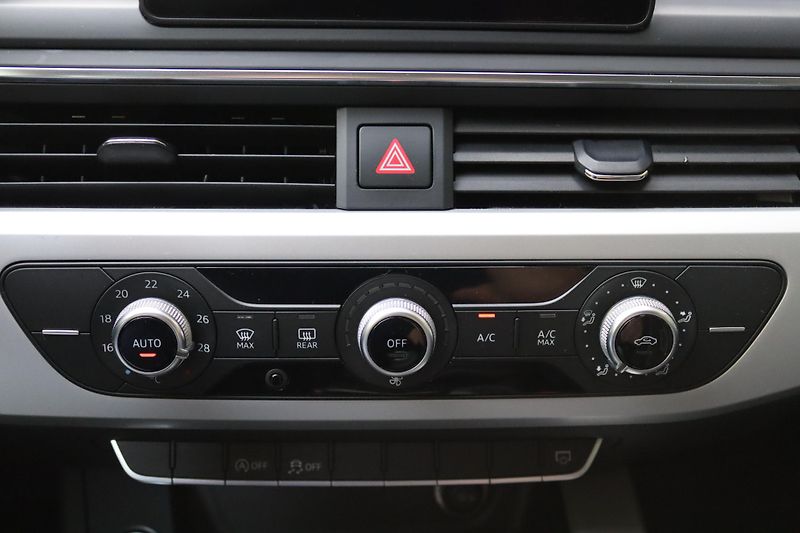 Audi A4 2.0TDI S-TRONIC SEDAN 110kW - fotka 29 z 50