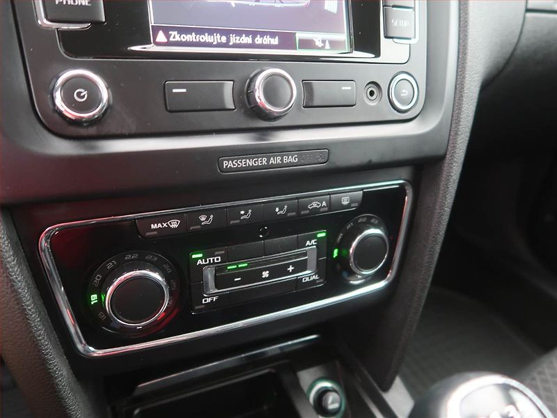 Škoda Superb (2013) Ambition 1.6 TDI, Serv.kniha - fotka 16 z 18