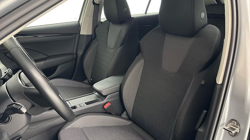 Škoda Octavia 1.0 TSI Ambition Combi - fotka 15 z 24