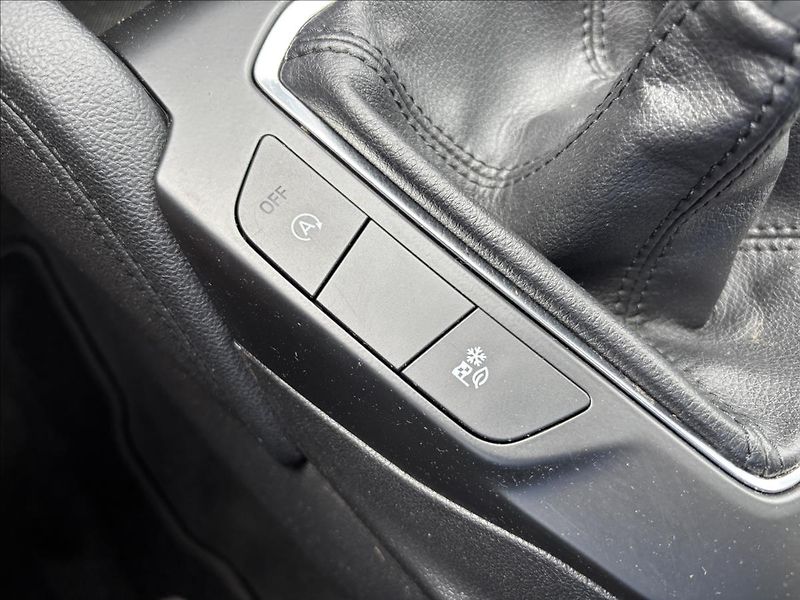 Ford Kuga 1,5 EcoBoost 110kW Titanium - fotka 31 z 39