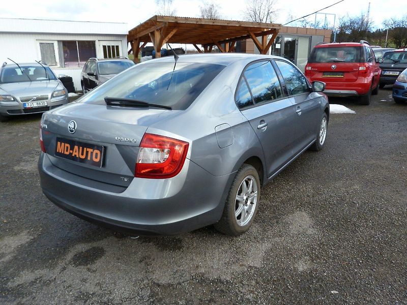 Škoda Rapid 1.2 Tsi 1 majitel, serviska - fotka 5 z 19
