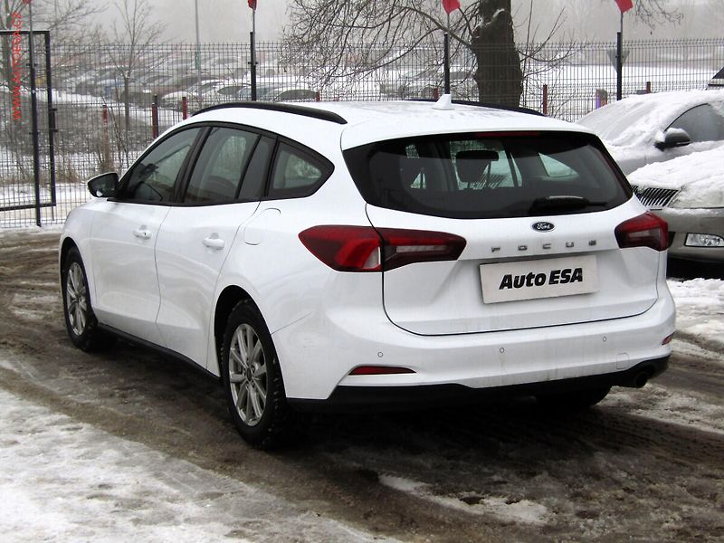 Ford Focus (2022) 1.0 EB, ČR, Trend, LED - fotka 6 z 17
