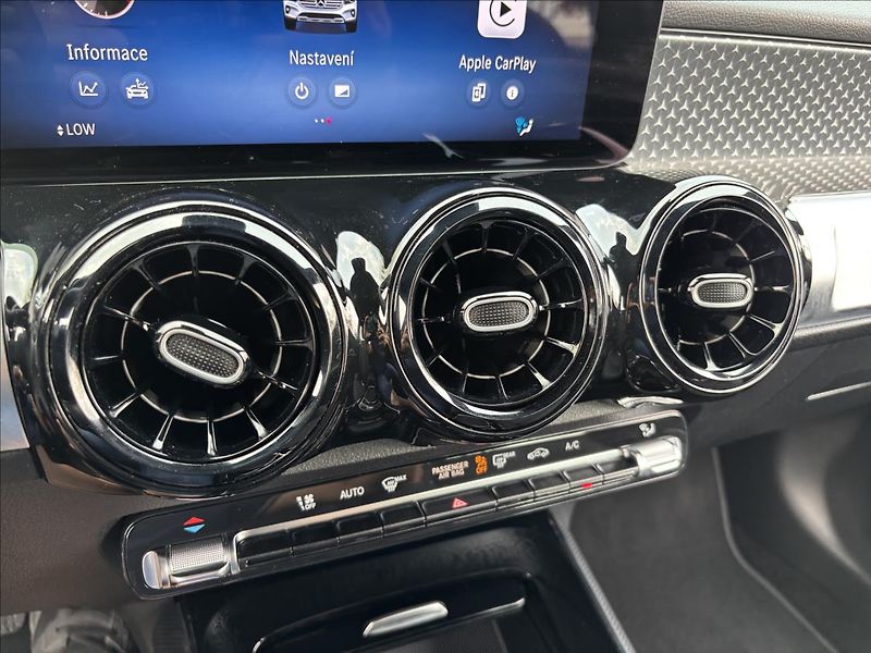 Mercedes-Benz GLB 2,0 200d 110kW 4Matic DCT - fotka 39 z 52