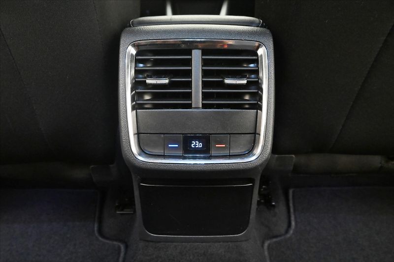 Škoda Octavia 2,0 TDI 110kW DSG Style Záruka - fotka 22 z 32