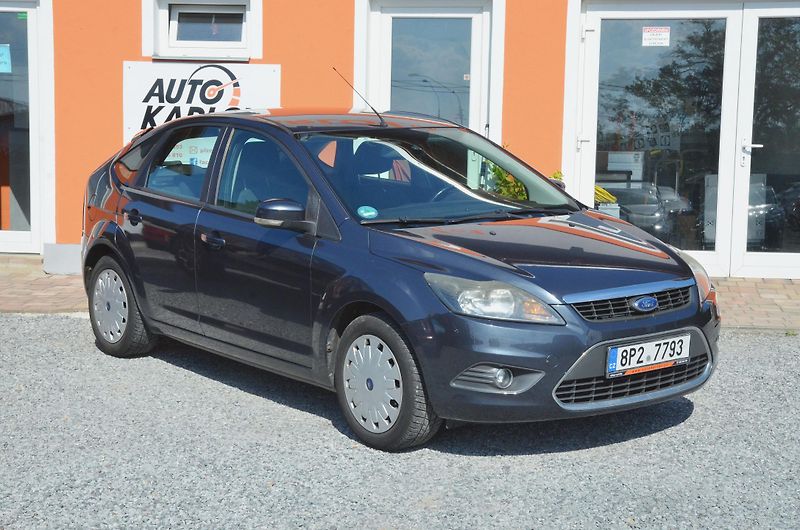Ford Focus (2009) 1.6i 16V 74kW TITANIUM 2x kola - fotka 1 z 26