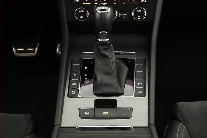 Škoda Superb (2020) Scout 2.0 TDI 4x4 - fotka 14 z 20