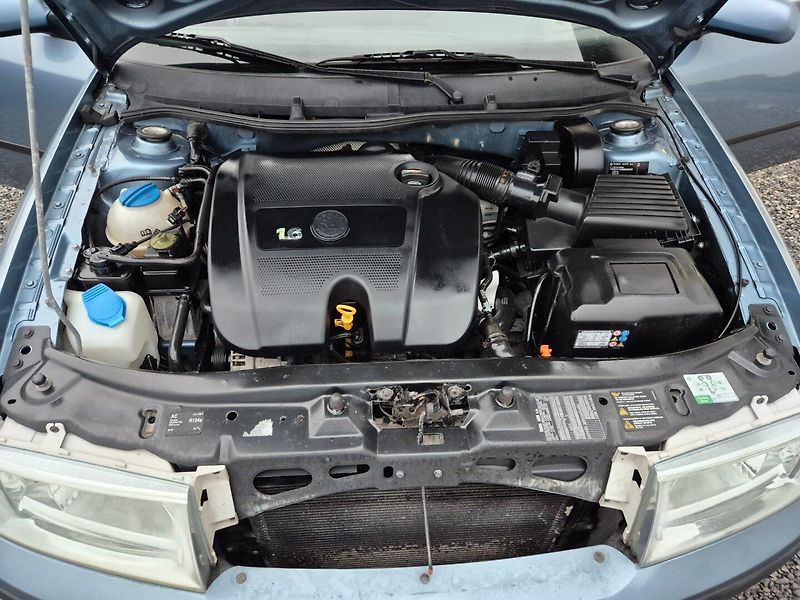 Škoda Octavia (2008) 1.6 MPI Zimáky,TOP - fotka 30 z 32
