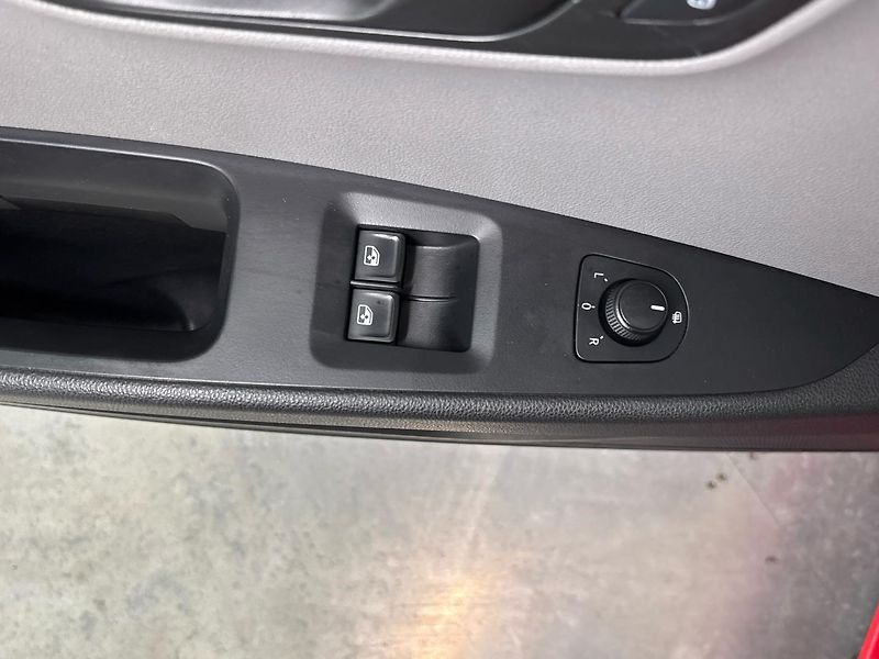 Seat Leon Reference - fotka 20 z 24