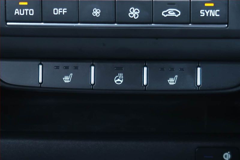 Kia XCeed (2020) 1.6 CRDi, Automat, Serv.kniha - fotka 25 z 26