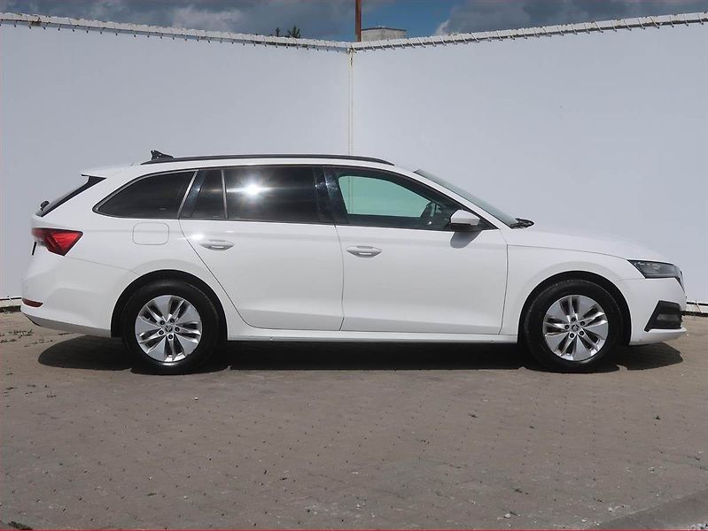 Škoda Octavia (2022) Style 2.0 TDI, Serv.kniha - fotka 6 z 16