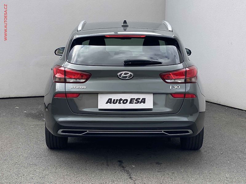 Hyundai i30 (2021) 1.5 GDi, ČR, servis.kniha - fotka 5 z 19