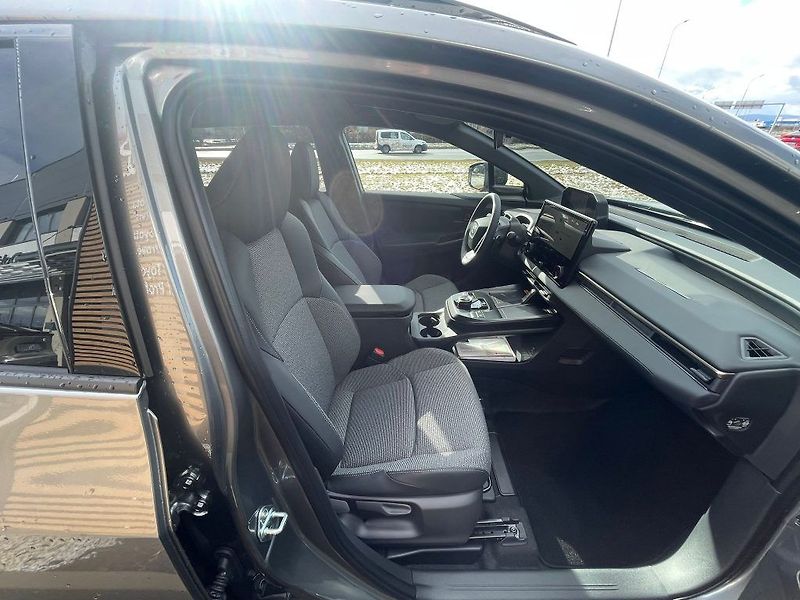 Toyota bZ4X EV  73k kWh FWD Style - fotka 30 z 32