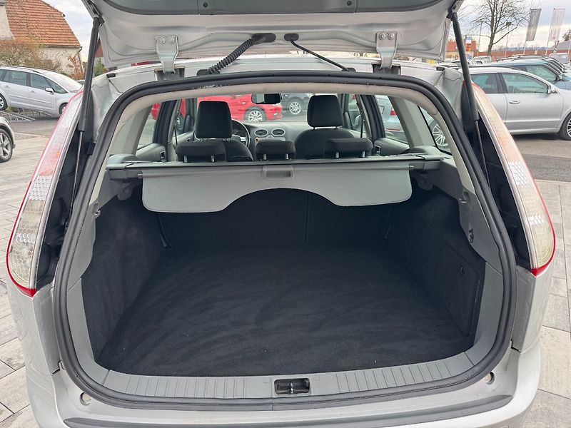 Ford Focus (2011) Trend 1.6 TDCi 80kW - fotka 22 z 31
