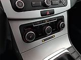 Volkswagen Passat (2011) 2.0 TDI, po STK, servisované - náhled 13