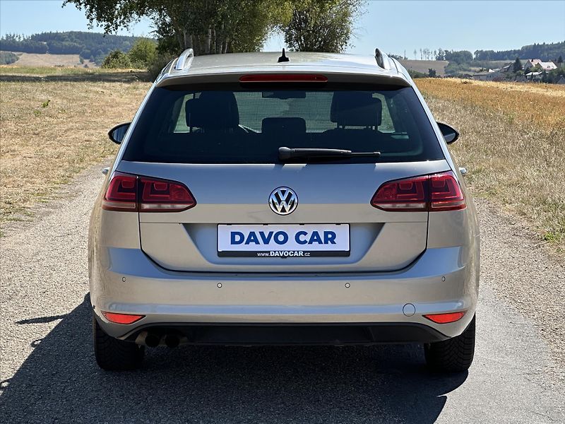 Volkswagen Golf 1,4 TSI 90kW DSG Highline Xeno - fotka 6 z 35