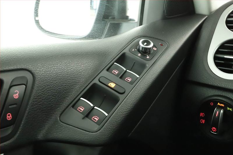 Volkswagen Tiguan (2014) 2.0 TDI, 4X4, Navi, Tempomat - fotka 12 z 14
