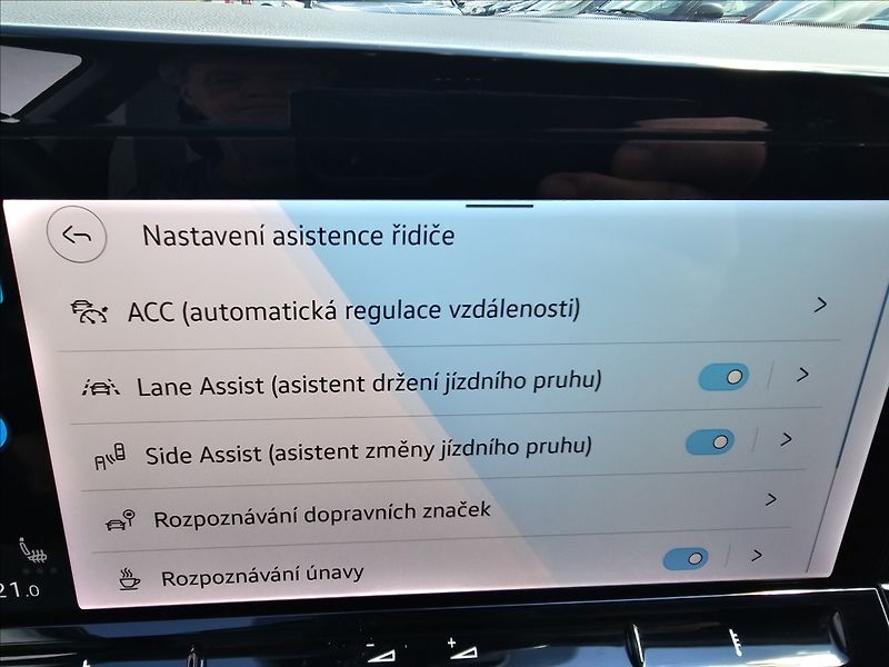 Volkswagen Golf 8 2,0TDi 110KW DSG STYLE - fotka 20 z 41