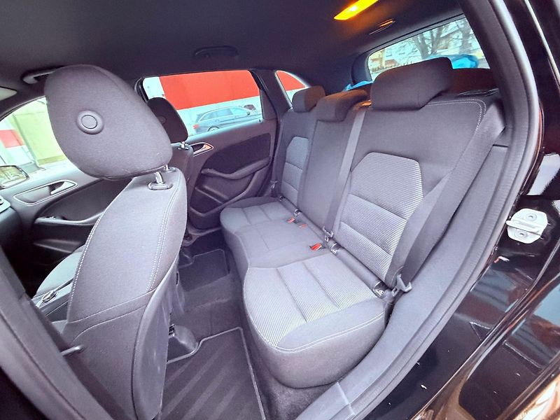 Mercedes-Benz Třídy B 180d 7G, ČR - fotka 11 z 22